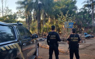 Doze Policiais Federais cumprem 3 mandados de busca e apreensão