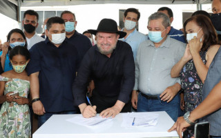 Governador Mauro Carlesse assina convênio no Bico do Papagaio 