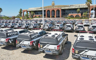 Governador Mauro Carlesse entrega 583 novos veículos às forças de segurança