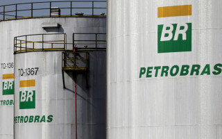 Preço da gasolina nas refinarias passou por novo reajuste.