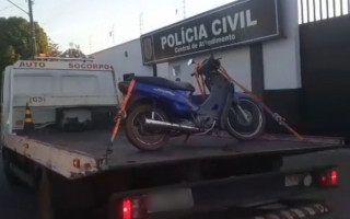 Motocicleta foi recuperada pela polícia.