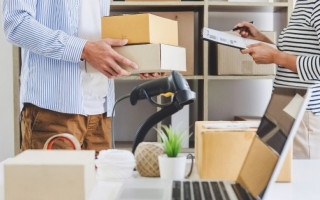 A abertura de uma empresa, para muitas pessoas, é um sinônimo de dor de cabeça. 