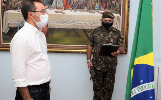 A cerimônia foi realizada no Palácio Tancredo Neves.
