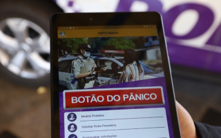 Aplicativo PMTO Mulher tem botão do pânico para atender vítimas de violência doméstica.