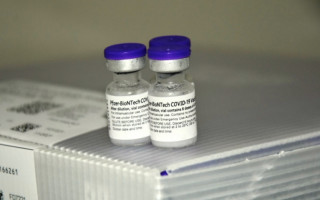 Chegarão 30 mil doses de CoronaVac para aplicação de D1 e D2 e 22.230 doses da Pfizer para D1.