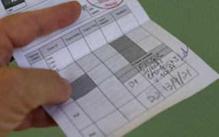 Segunda via pode ser emitida pelo Conecte SUS ou retirados presencialmente no local de vacinação.