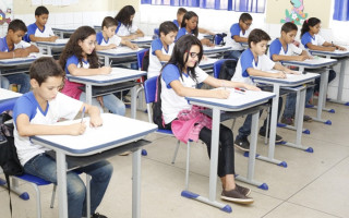 Seduc justificou que houve redução de 30% de alunos matriculados na rede estadual.