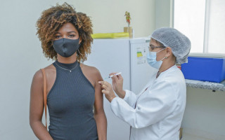 Até o momento, 20,35% da população está com o ciclo vacinal fechado
