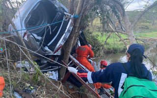 Mulher morre em batida contra uma árvore na TO-164
