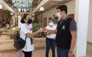 O reitor Augusto Rezende recepcionou os candidatos no Câmpus Palmas.