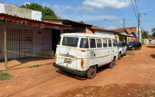 Borracheiro dirigia uma Kombi quando foi alvejado. 