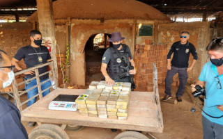 Polícia Civil e Militar participaram da ação.