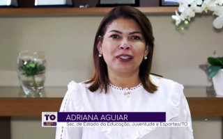 Adriana Aguiar dirigiu sua mensagem aos professores e destacou a importância desses profissionais.