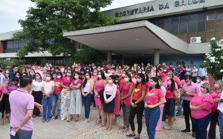 Servidores da Saúde em prol da campanha de prevenção ao câncer de mama e colo de útero.