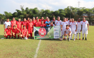 Elenco de ex-atletas do Wanderlândia liderados pelo atual Prefeito, Djalma Júnior, o camisa 10 de branco.