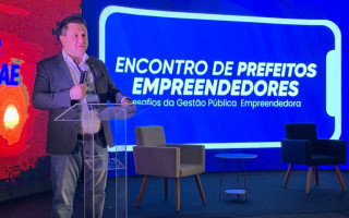 Deputado Tiago Dimas durante Encontro de Prefeitos Empreendedores