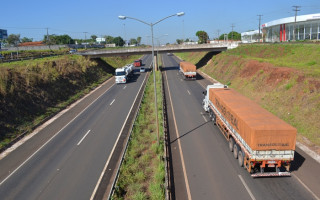 Tentativa de suicídio ocorreu no viaduto sobre a BR-153.