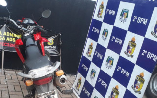 Homem é preso e veículo é recuperado pela PM em Araguaína.