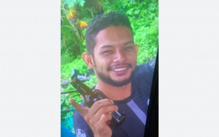 Jovem baleado foi socorrido por familiares em Xambioá. 