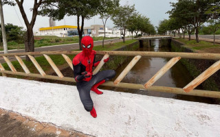 Homem-Aranha foi flagrado na Marginal Neblina, em Araguaína.