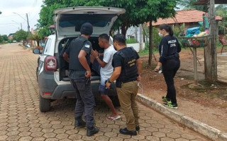 Policiais Civis conduziram presos durante operação em Arapoema e Pau Darco.