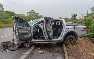 A colisão envolveu duas caminhonetes e fez duas vítimas fatais em Natividade, Sudeste do Tocantins.