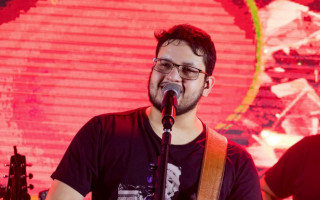 Maurílio Delmont Ribeiro faz dupla com Luiza. 