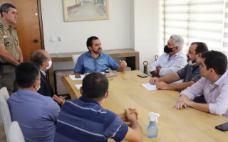Wanderlei Barbosa em reunião com prefeitos da região do Jalapão. 