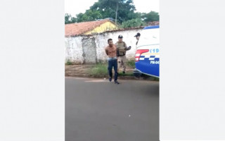 Polícia fez um cerco na região e conseguiu capturar o suspeito. 