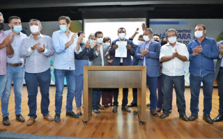 Governador assina termo de cooperação com os municípios que viabiliza o repasse direto dos recursos do PNATE/FNDE para as prefeituras.