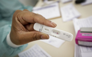 O uso e a comercialização de autotestes para detecção de covid-19 no Brasil foi aprovado pela Anvisa.