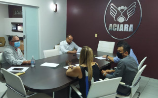 Diretoria Executiva da ACIARA em reunião.