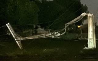 Forte chuva causou danos a rede elétrica, deixando moradores sem energia em Palmas.