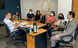  Deputado esteve com os cinco vereadores do município de Santa Maria reivindicando atendimento.