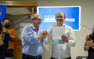 A cerimônia de filiação foi realizada na casa do ex-prefeito com a presença de lideranças da região do Bico do Papagaio. 