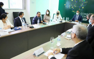 Wanderlei Barbosa assina Memorando de Entendimento celebrado entre o Consórcio Amazônia Legal e ONU Brasil.