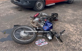Moto da vítima ficou destruída. 