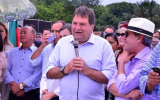 ]Deputado César Halum durante solenidade de inauguração da Via Lago em Araguaína.