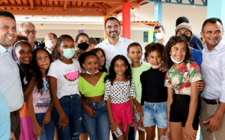 A Escola Estadual Estefânio Teles das Chagas atende 352 estudantes matriculados no ensino fundamental e médio.