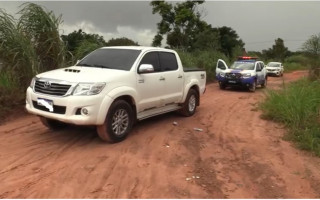 Caminhonete foi encontrada na divisa do Setor Itaipu com o Tocantins. 