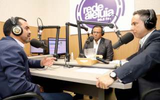 Wanderlei Barbosa concedeu uma entrevista no programa de rádio Ponto de Fé, transmitido na 90.5 FM, Rede Aleluia, localizada na sede da igreja