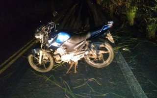 Moto da vítima foi encontrada às margens da rodovia. 