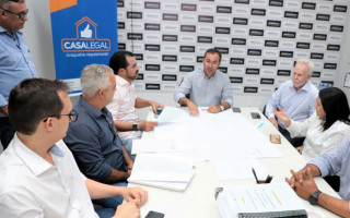 O termo de doação foi entregue nesta sexta-feira, 25 e contou com a presença do prefeito Wagner Rodrigues, o governador do Tocantins, Wanderlei Barbosa, o presidente do TJTO, desembargador João Rigo, e outras autoridades