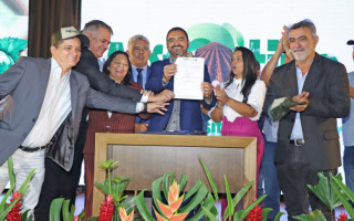Wanderlei Barbosa assinou o Termo de Cooperação que visa fomentar pesquisas agropecuárias