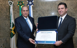 Tiago Dimas recebeu honraria nesta quarta-feira, 30, na sede da CNC, em Brasília.