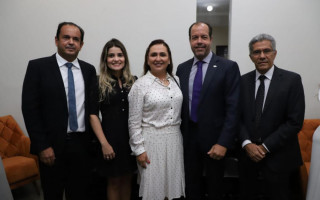 Cerimônia também foi prestigiada pelo presidente da Fieto, Roberto Pires, acompanhado da esposa Dra. Letícia Barbosa Pires e o Presidente do TCE/TO, Napoleão de Souza Luz Sobrinho.