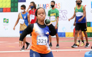Aline é da cidade de Araguanã e descobriu o talento para o atletismo nas aulas de Educação Física