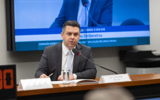 Deputado Tiago Dimas defende relatório da PEC 13. 