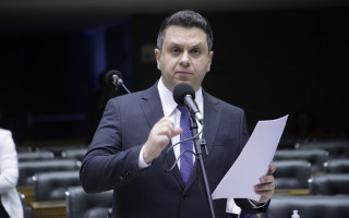 Tiago Dimas durante as discussões da PEC 13/2021, relatada pelo deputado tocantinense.