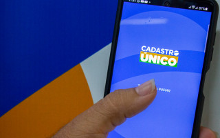O aplicativo é uma ferramenta de consulta e pré-cadastro para famílias de baixa renda que vivem em situação de vulnerabilidade social.